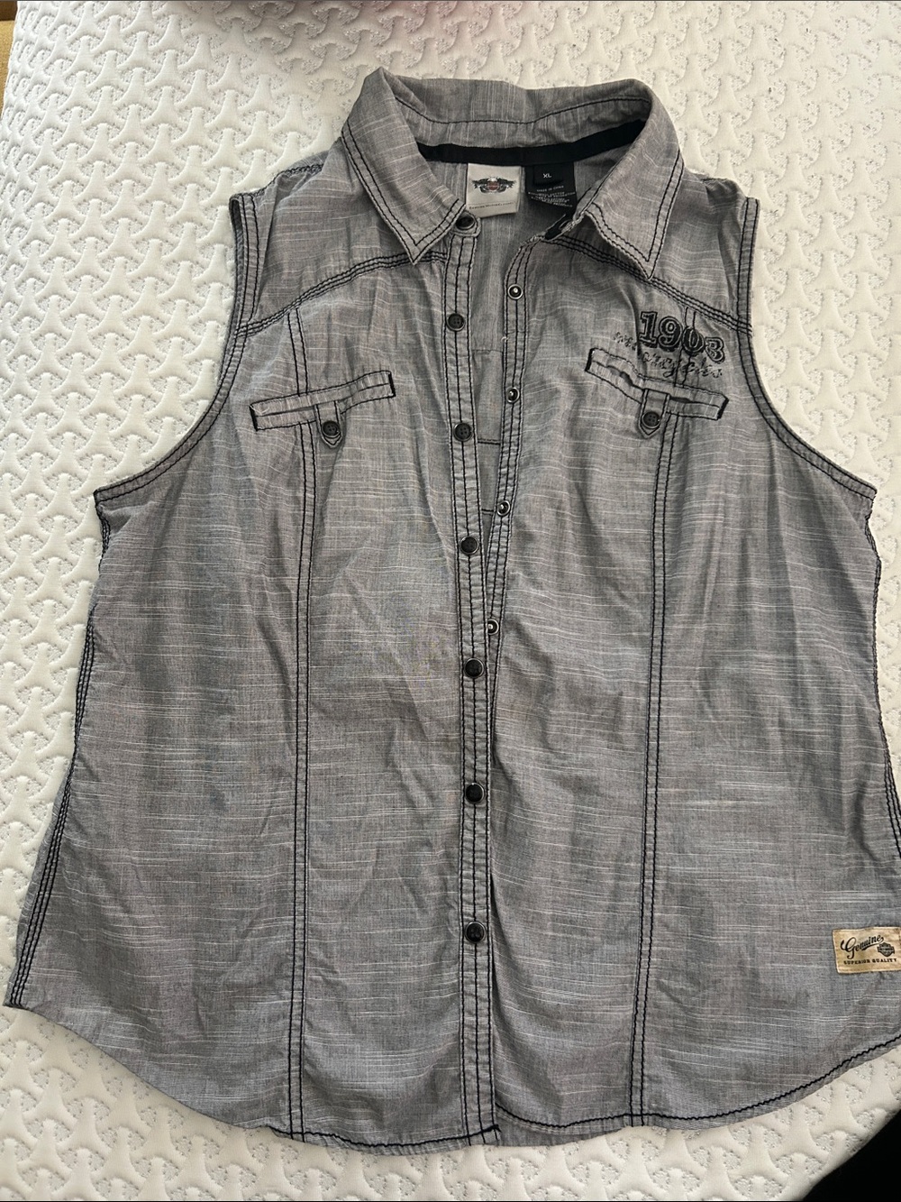 Harley-Davidson Gray Sleeveless Button-Up Tank Top